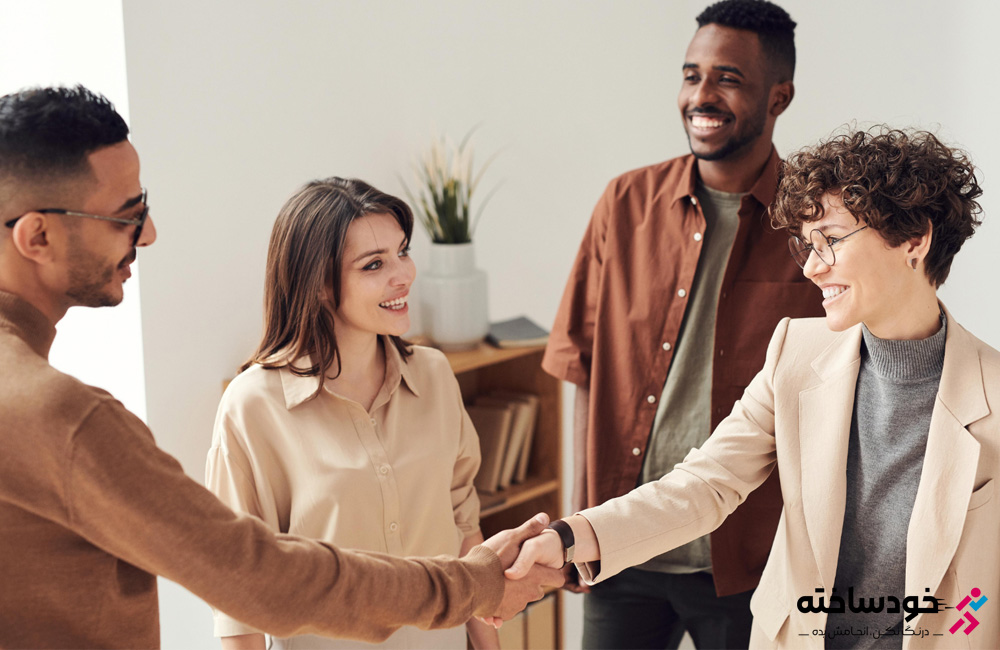 آداب و رفتار در فضای اداری و عمومی